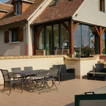 לינה וארוחת בוקר Le Petit Chaton 3*